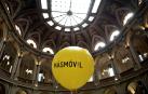 Un globo con el logo de MásMóvil durante su debut en bolsa