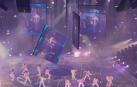 Momento en el que una pantalla gigante cae sobre un bailarín en Hong Kong