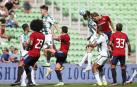 Instante del partido entre Groningen y Osasuna