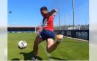 El argentino anota de rabona desde el córner