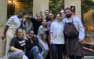 Jesús Íñigo y Nerea Sistiaga, a la derecha, con el equipo del Ábaco, el pasado domingo