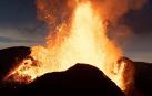 Volcán en erupción en la península islandesa de Reykjanes