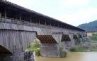 imagen del puente de Wan'an antes de ser devorado por las llamas