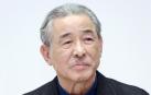 El diseñador de moda japonés Issey Miyake