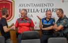 El alcalde Leoz, el comisario jefe de Policía Foral en Estella, Javier Bueno, el jefe de Policía Municipal, Patxi Martínez de Goñi, y el capitán de la Compañía de la Guardia Civil en Estella, David Granados