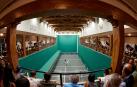 El trinquete del Club de Tenis Pamplona se llena durante el torneo
