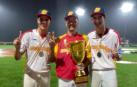 La selección española de béisbol celebra el triunfo bajo la lluvia en Brno (República Checa)