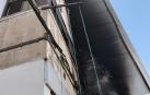 Imagen del incendio que ha afectado a un edificio en la avenida Zaragoza, este martes