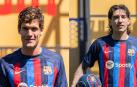 Marcos Alonso y Héctor Bellerín durante su presentación como nuevos futbolistas del Barça
