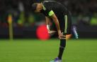 Benzema se duele de una lesión en el partido de Champions que enfrentó a Real Madrid y Celtic