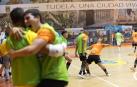Los jugadores del Aspil celebra el tanto de Terry -a la dcha.- que parecía el del triunfo. Segundos después llegó el gol de ElPozo y el empate final