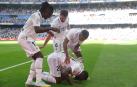 El defensa alemán del Real Madrid, Antonio Rüdiger (2d) celebra con sus compañeros, Rodrygo (d), Eduardo Camavinga (2i) y Nacho, su tanto, el 4-1 ante el RCD Mallorca