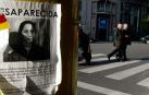 Cientos de carteles fueron pegados por la ciudad de Vigo con la fotografía impresa de la joven Deborah Fernández Cervera