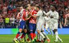 Un momento del derbi entre el Atletico de Madrid y el Real Madrid