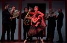 Inma Gurrea (en primer plano) y Belén Otxotorena, acompañadas por el quinteto Spanish Brass en 'El burlador sin sardina'.