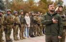 El presidente de Ucrania, Volodímir Zelenski, durante una visita la ciudad liberada de Izium, en la región de Járkov, el 14 de septiembre de 2022