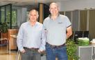 Óscar Bueno y Peio Perochena, vicepresidente y presidente de TRADISNA respectivamente, en las instalaciones de la asociación, ubicadas en la Ciudad del Transporte de Imárcoain