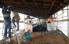 Trabajos en el interior de la pasarela del Labrit de Pamplona