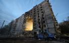 Vista de un edificio afectado por los bombardeos en Zaporiyia