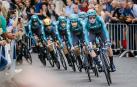 El equipo del Kern Pharma, en la contrarreloj inaugural de la Vuelta a España en los Países Bajos en su primera participación.