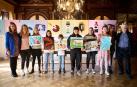 Los premiados posaron junto a los integrantes del jurado