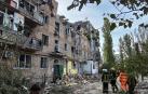 Un edificio de viviendas dañado por los bombardeos rusos en la ciudad ucraniana de Mykolaiv