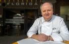 Jorge Ruiz en la terraza del bar restaurante Florida de Estella