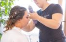 Make Up Vartiz maquilla y peina a novia e invitadas el día de la boda