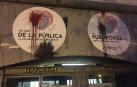 Pintura en los carteles del departamento de Educación