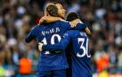 Los delanteros del PSG Neymar, Mbappe y Messi celebran un tanto