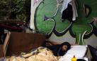 Ilyas, de 21 años, dormía hasta la semana pasada en la calle