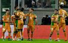 Los jugadores del Betis celebran el gol de Fekir