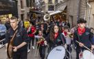 Una charanga anima el Casco Antiguo de Pamplona, el pasado 5 de mayo, quinto peldaño de la escalera de San Fermín