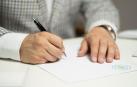 la presentación de escritos dentro del procedimiento se realizará a través de formularios oficiales, que serán gratuitos y accesibles a través de Internet