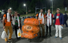Asier Alonso, Laura Costa, Eva López  y José Antonio Aguilera, con  Mingma Dorji Sherpa en Katmandú.