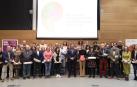 La presidenta María Chivite con representantes de las entidades que han suscrito el Pacto Foral por los Cuidados.