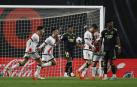 Los jugadores del Rayo Vallecano celebran el gol marcado por Álvaro García