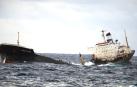 El hundimiento del barco petrolero Prestige provocó un gran desastre medioambiental en las costas gallegas