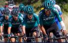 Ciclistas del equipo Kern Pharma