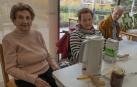 Desde la izda., María Portillo, María Andión Izu y Javier Lander se encargaron de mostrar algunos de los trucos recogidos en el libro
