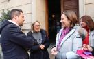 Cuca Gamarra habla con Alejandro Toquero, alcalde de Tudela