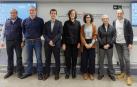 Juan Carlos Artazcoz, director del servicio de competitividad de Desarrollo Económico; Iñaki Apeztegia, jefe de sección de planificación energética; el consejero Mikel Irujo; la consejera; Itziar Gómez; la gerente de INTIA, Natalia Bellostas; Andrés Iñigo, técnico de la oficina de energías renovables de INTIA Alfonso Nieves, responsable de la oficina técnica de energías renovables