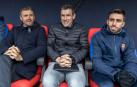 Luis Enrique Martínez y Juan Carlos Unzué, en el banquillo de El Sadar en el Osasuna-Barcelona del 10 de diciembre de 2016