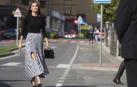 La reina Letizia, con una falda con agujero en la rodilla