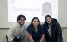 De izquierda a derecha, los estudiantes de la Universidad de Navarra Fausto Padilla, María Paula Flores y Juliana Mira Vélez