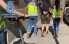 Detenido un joven que robaba tarjetas bancarias a ancianos en cajeros y huía en patinete