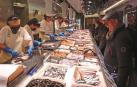Imagen que presentaba este viernes por la mañana Pescados Sofía en el Mercado del Ensanche. Algunas compras, ya para Nochebuena y Navidad