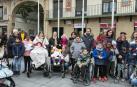 Alumnos de los colegios de Tudela cantnan villancicos en la Plaza de los Fueros de la capital ribera.