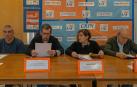 Presentación de la San Silvestre. Primero de la izquierda, Koldo Solchaga (presidente del Club Atlético Iranzu) y los usuarios del Centro de Rehabilitación Psicosocial Ordoiz de Estella, desde la izquierda, Javier de la Escosura, Sari Muñoz y Ion Martínez