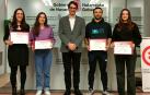 De izquierda a derecha, Lucía Oscoz, Elena Echavarri, Carlos Amatriain, Xabier López y Ainhoa Jaurrieta, en la recogida de premios